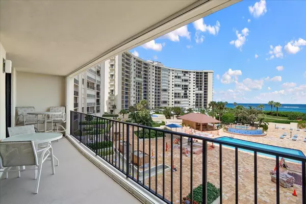 Jupiter, FL 33477,100 Ocean Trail WAY 305