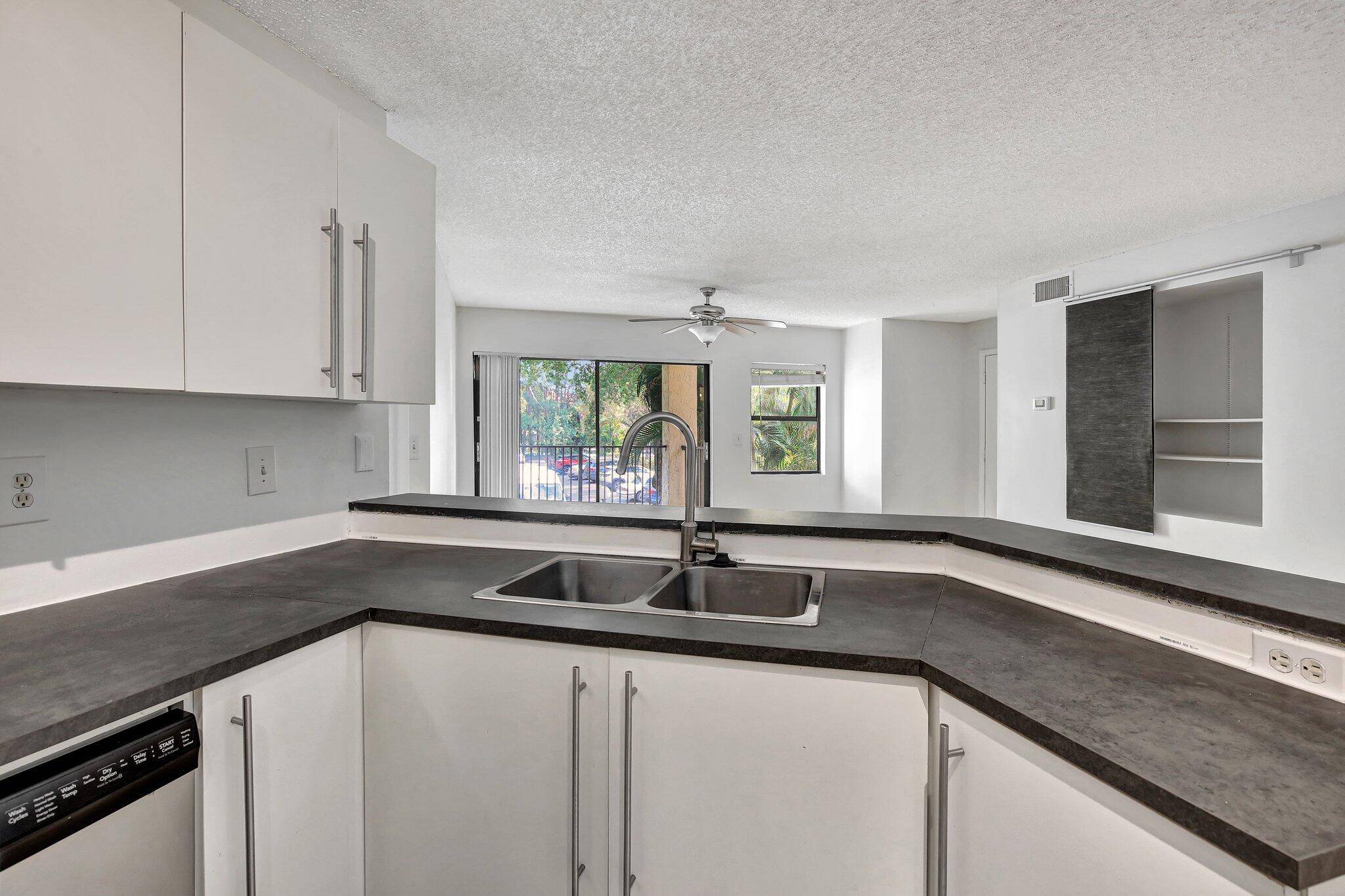 Sunrise, FL 33322,9999 Summerbreeze DR 1005