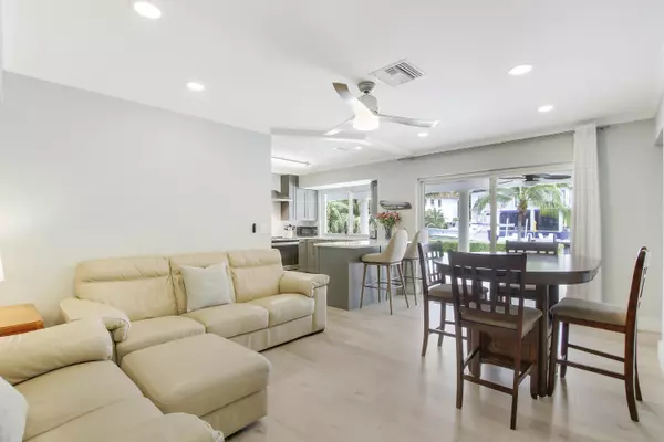 North Palm Beach, FL 33408,2060 Ascot RD