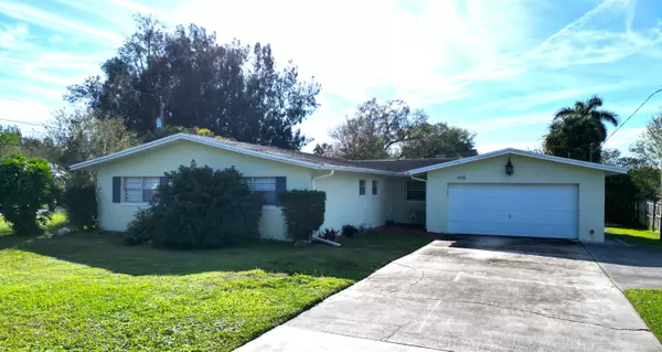 1195 Country Gardens LN, Fort Pierce, FL 34982