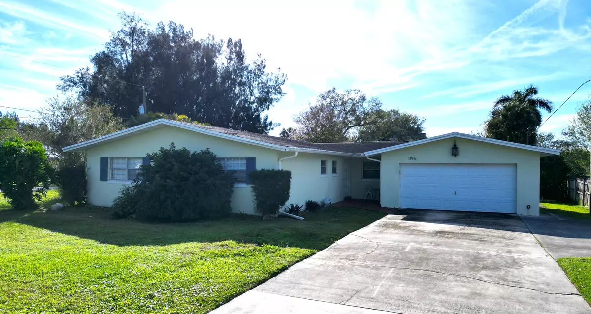 Fort Pierce, FL 34982,1195 Country Gardens LN