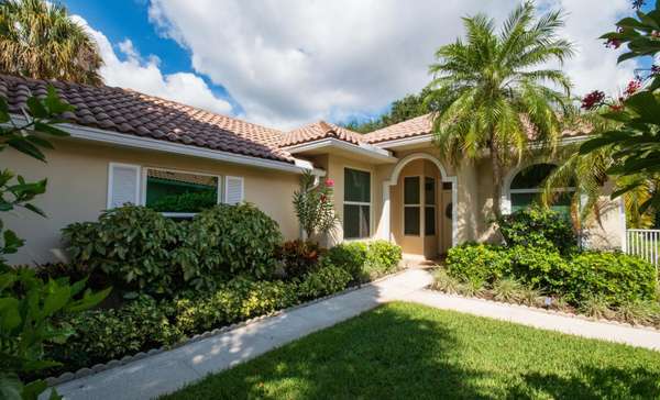 209 E Tall Oaks CIR, Palm Beach Gardens, FL 33410