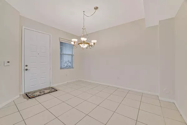 Boynton Beach, FL 33437,7660 Springwater PL 102