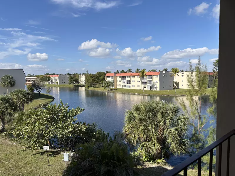 3001 E Sunrise Lakes DR 308, Sunrise, FL 33322