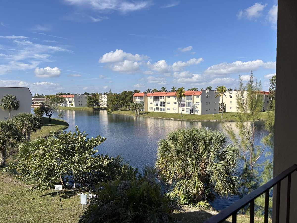 Sunrise, FL 33322,3001 E Sunrise Lakes DR 308