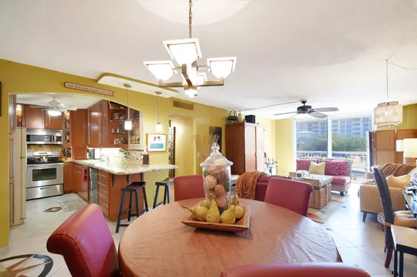 Palm Beach Shores, FL 33404,125 S Ocean AVE 304