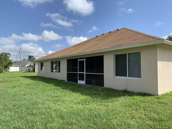 Port Saint Lucie, FL 34953,172 SW Mil CT