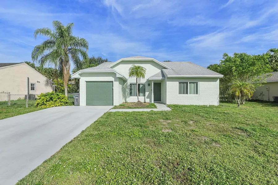 8143 Cedar Hollow LN, Boca Raton, FL 33433