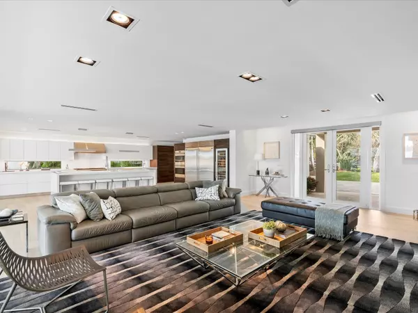 Lantana, FL 33462,714 S Lake DR