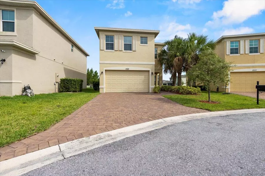 1269 NW Fiorenza Court, Port Saint Lucie, FL 34986