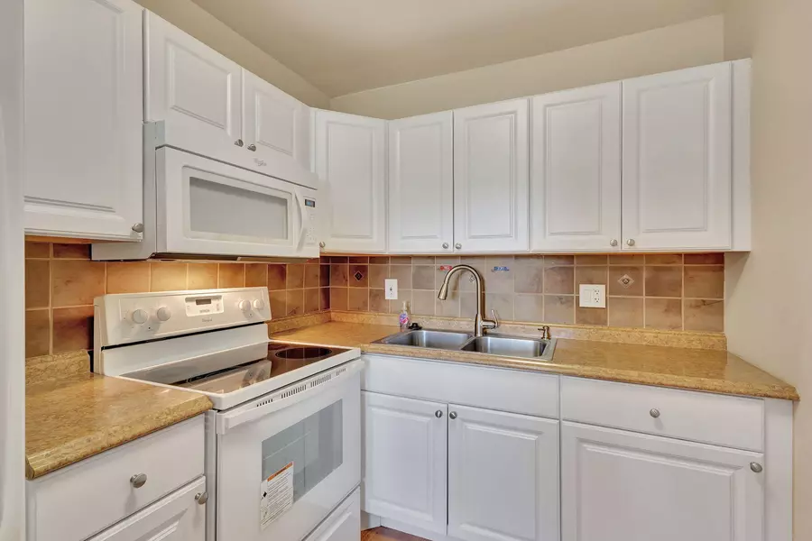 162 Coventry G, West Palm Beach, FL 33417