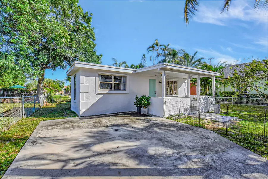 237 SW 3rd AVE, Delray Beach, FL 33444