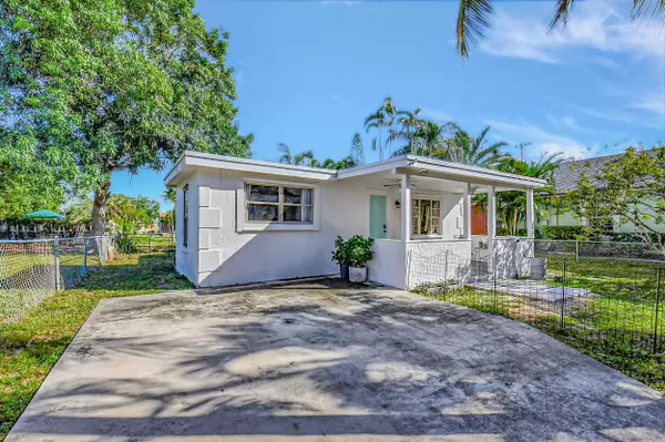 237 SW 3rd AVE, Delray Beach, FL 33444