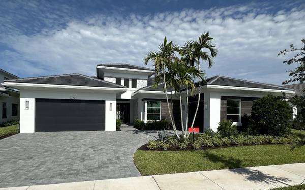9112 Coral Isles CIR {Lot 04}, Palm Beach Gardens, FL 33412