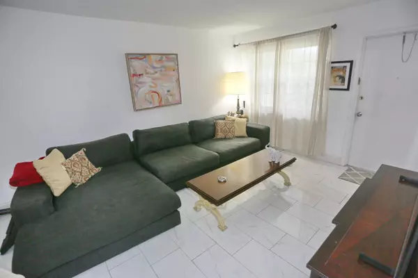 Hollywood, FL 33019,1554 N 12th CT 11a