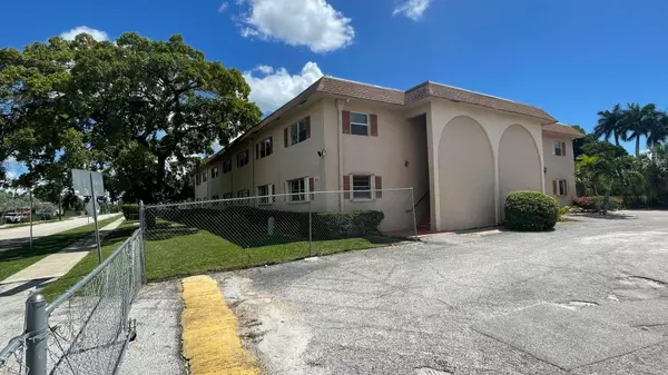 650 SW 2nd, Boca Raton, FL 33432