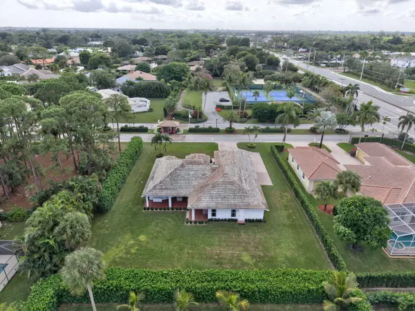 100 N Country Club BLVD, Atlantis, FL 33462