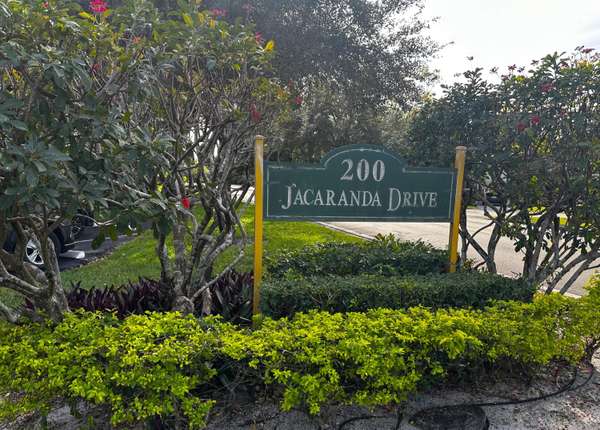 Plantation, FL 33324,200 Jacaranda Country Club DR 3c