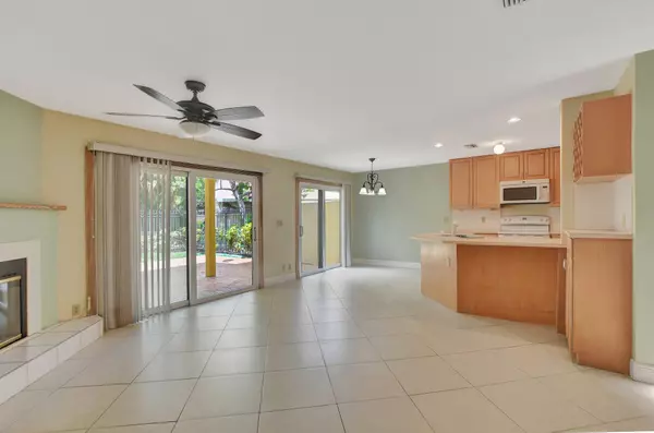 Boca Raton, FL 33433,5648 Santiago CIR