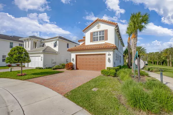 Palm Beach Gardens, FL 33418,166 Bonnette Hunt Club LN