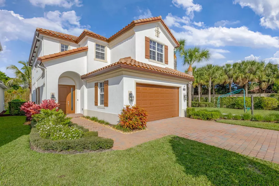 166 Bonnette Hunt Club LN, Palm Beach Gardens, FL 33418