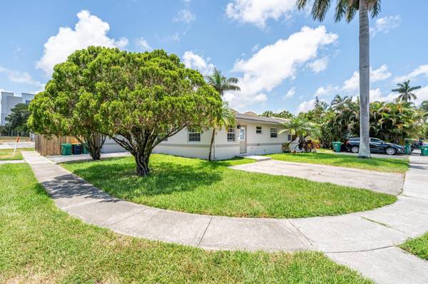 Dania Beach, FL 33004,201 NE 1st CT 1-3