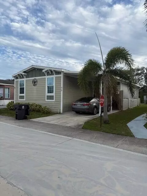 75 Plantation BLVD, Lake Worth, FL 33467