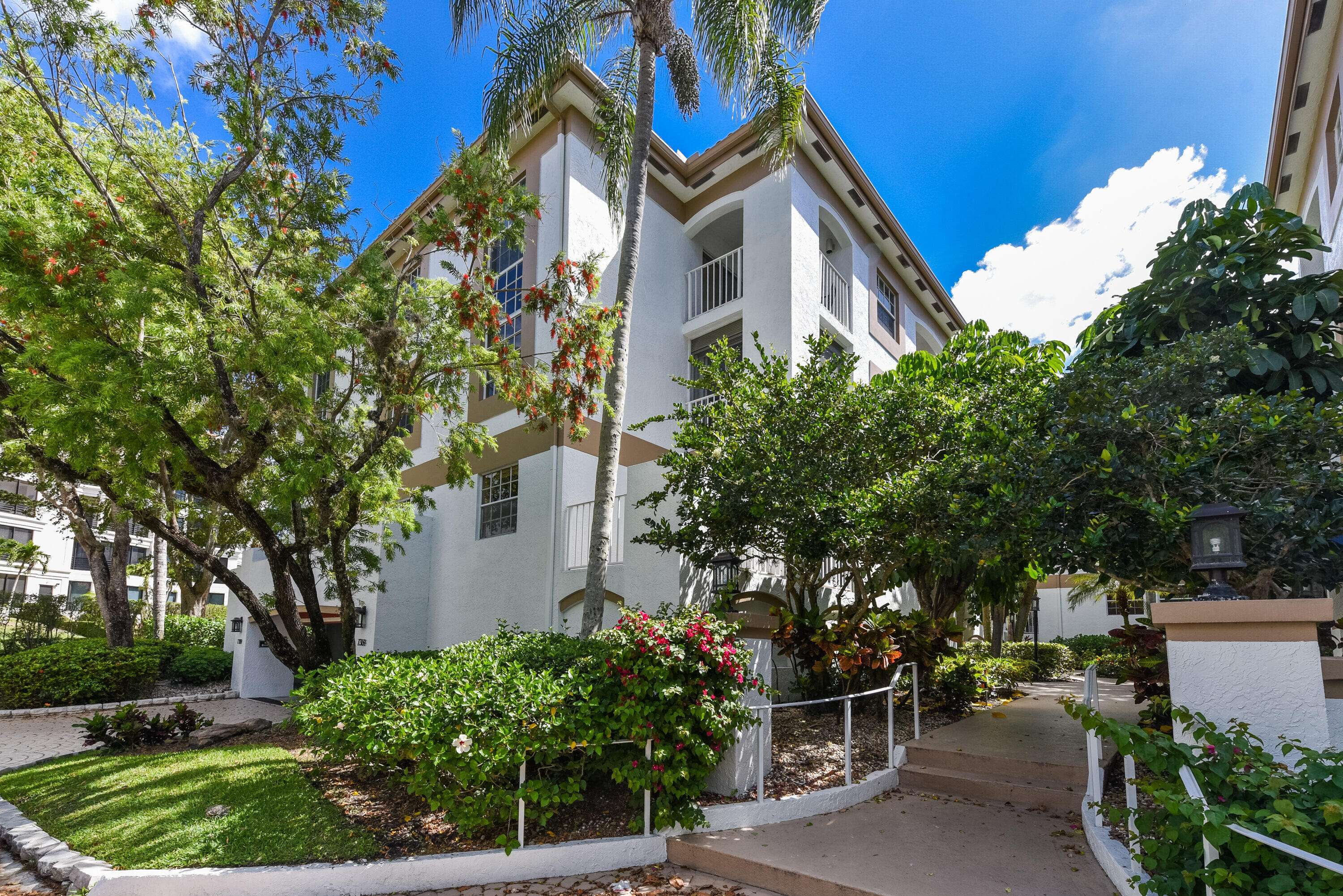 7369 Orangewood LN 301, Boca Raton, FL 33433