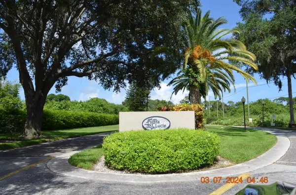 8 Lake Vista TRL 102, Port Saint Lucie, FL 34952