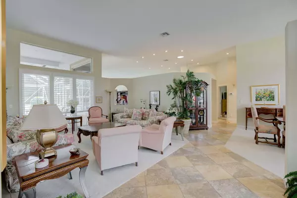 Palm Beach Gardens, FL 33418,40 Cayman PL