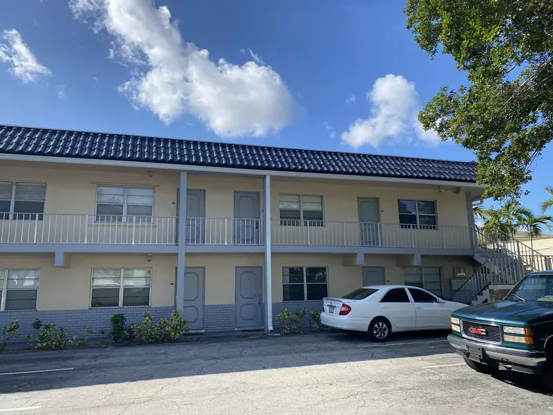 660 Glouchester ST 16, Boca Raton, FL 33487