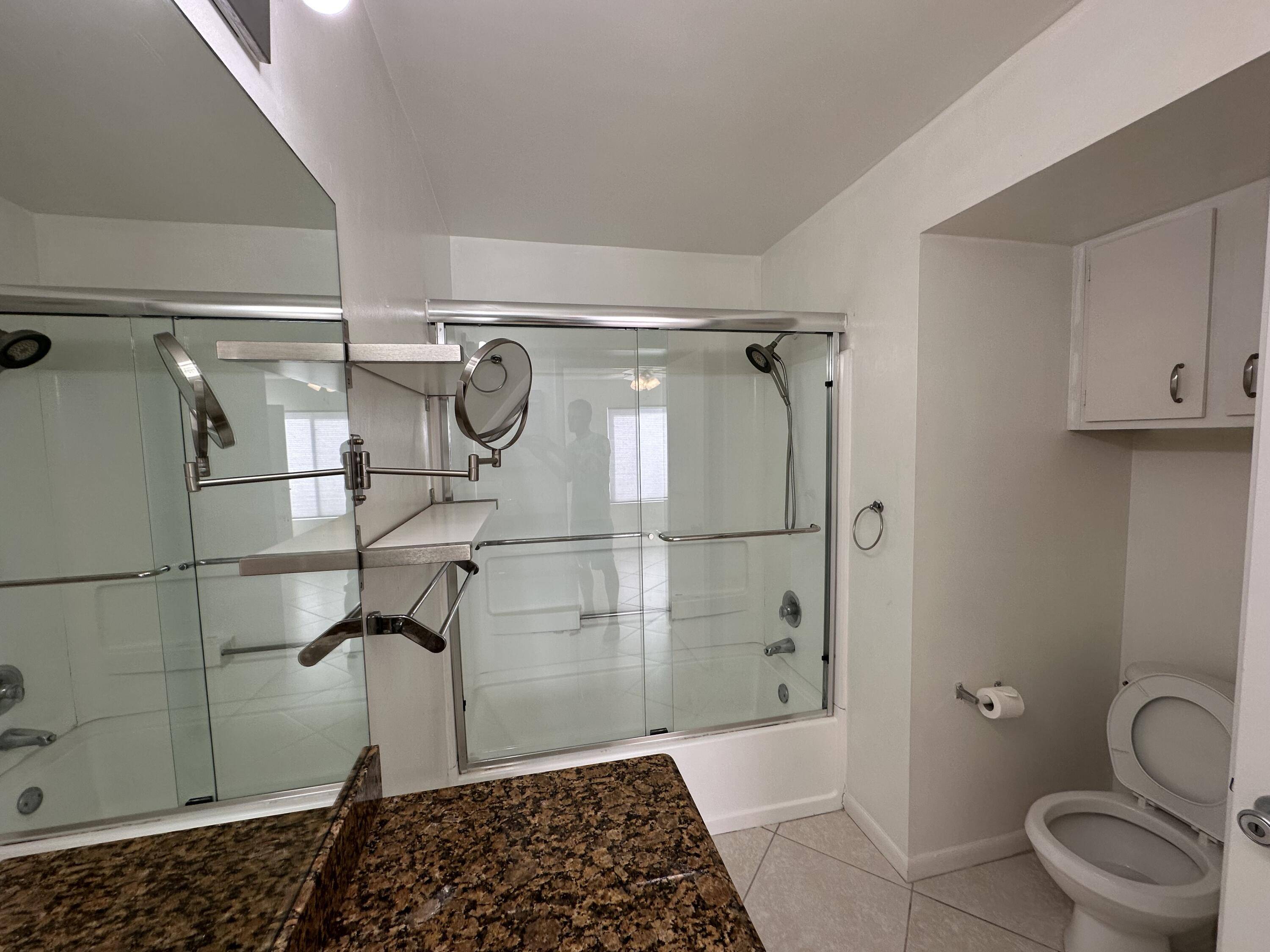 Boynton Beach, FL 33426,815 W Boynton Beach BLVD 16-104
