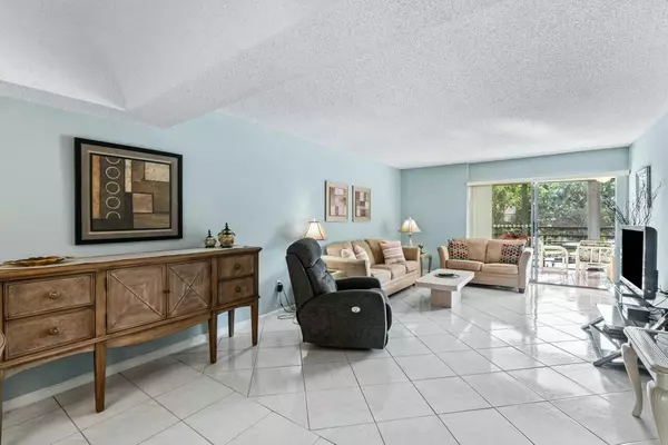 23345 Carolwood LN 406, Boca Raton, FL 33428