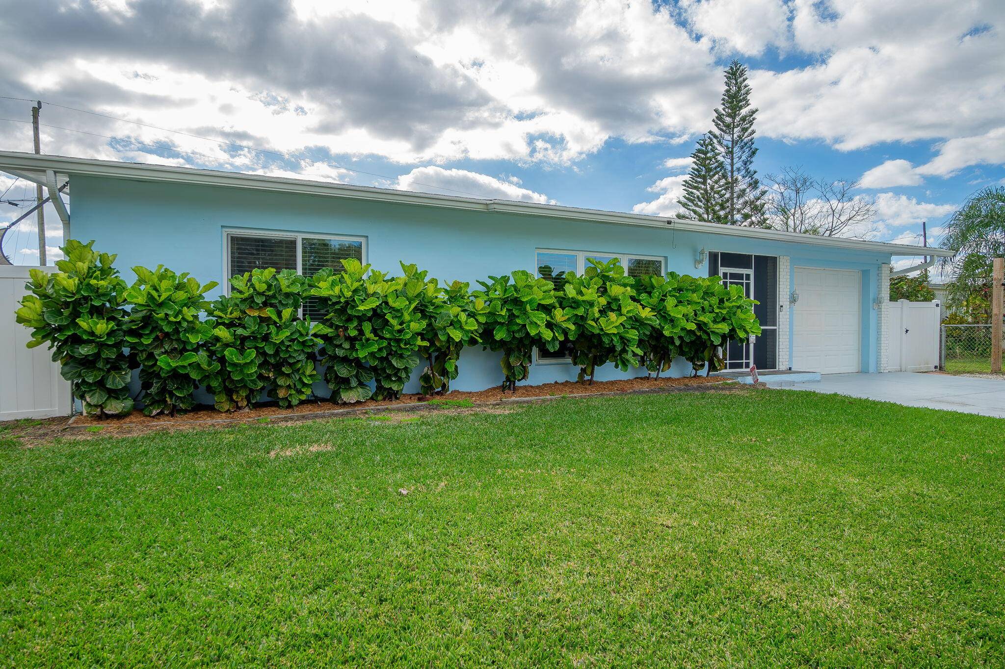 1110 SE Mayfair LN, Port Saint Lucie, FL 34952