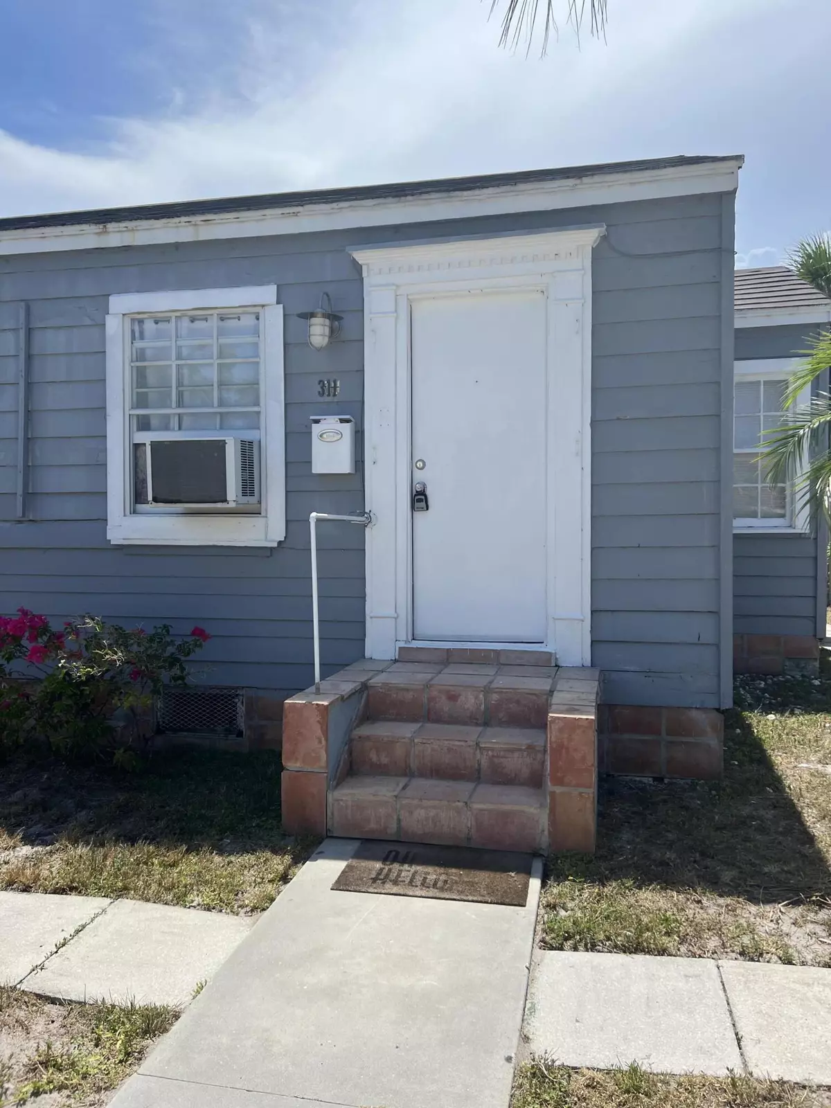 Lake Worth, FL 33460,311 S J ST