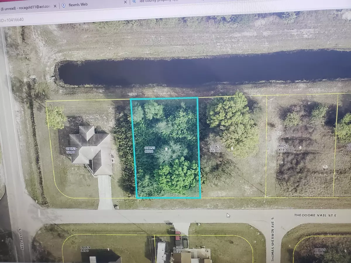 Lehigh Acres, FL 33974,803 E Theodore Vail ST