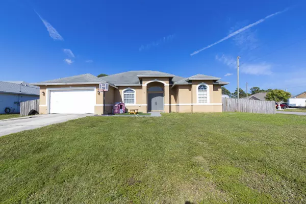 901 SW Versailles AVE, Port Saint Lucie, FL 34953