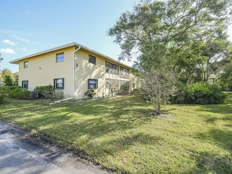 400 18th ST M3, Vero Beach, FL 32960