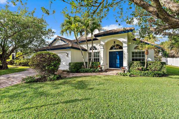 Jupiter Inlet Colony, FL 33469,153 Beacon LN