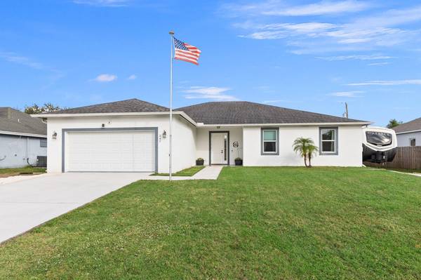 Port Saint Lucie, FL 34953,247 SW South Quick CIR