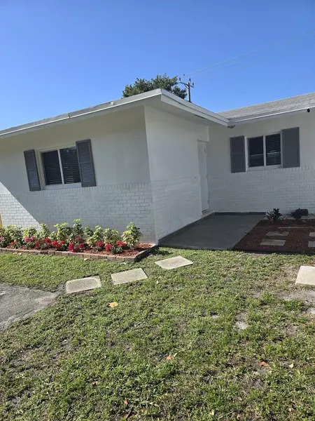 2821 NE 2nd AVE, Boca Raton, FL 33431