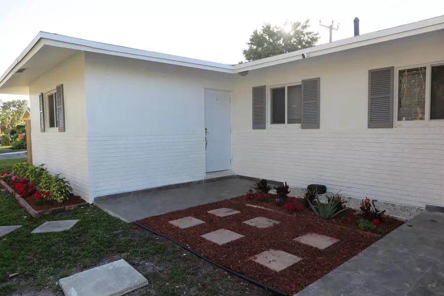 2821 NE 2nd AVE, Boca Raton, FL 33431