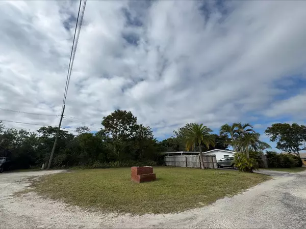 Hobe Sound, FL 33455,8641 SE Byrd RD