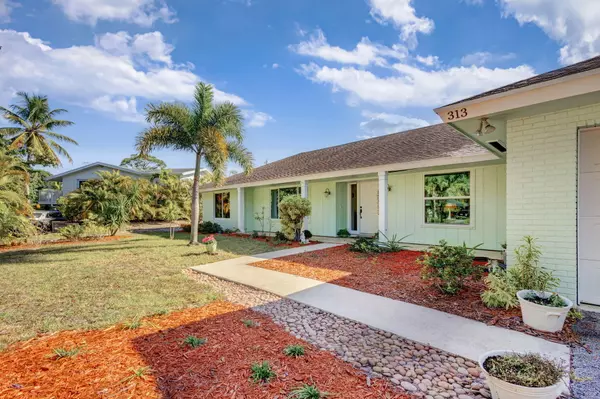 Tequesta, FL 33469,313 Country Club DR