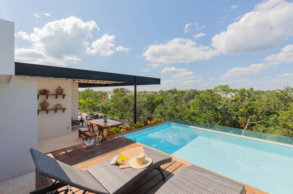 3 Pte Mz15 Lt01 Rg15 Ph 5a, 12 Y 14 Sur Tulum, Mexico, Out Of Country, 00000