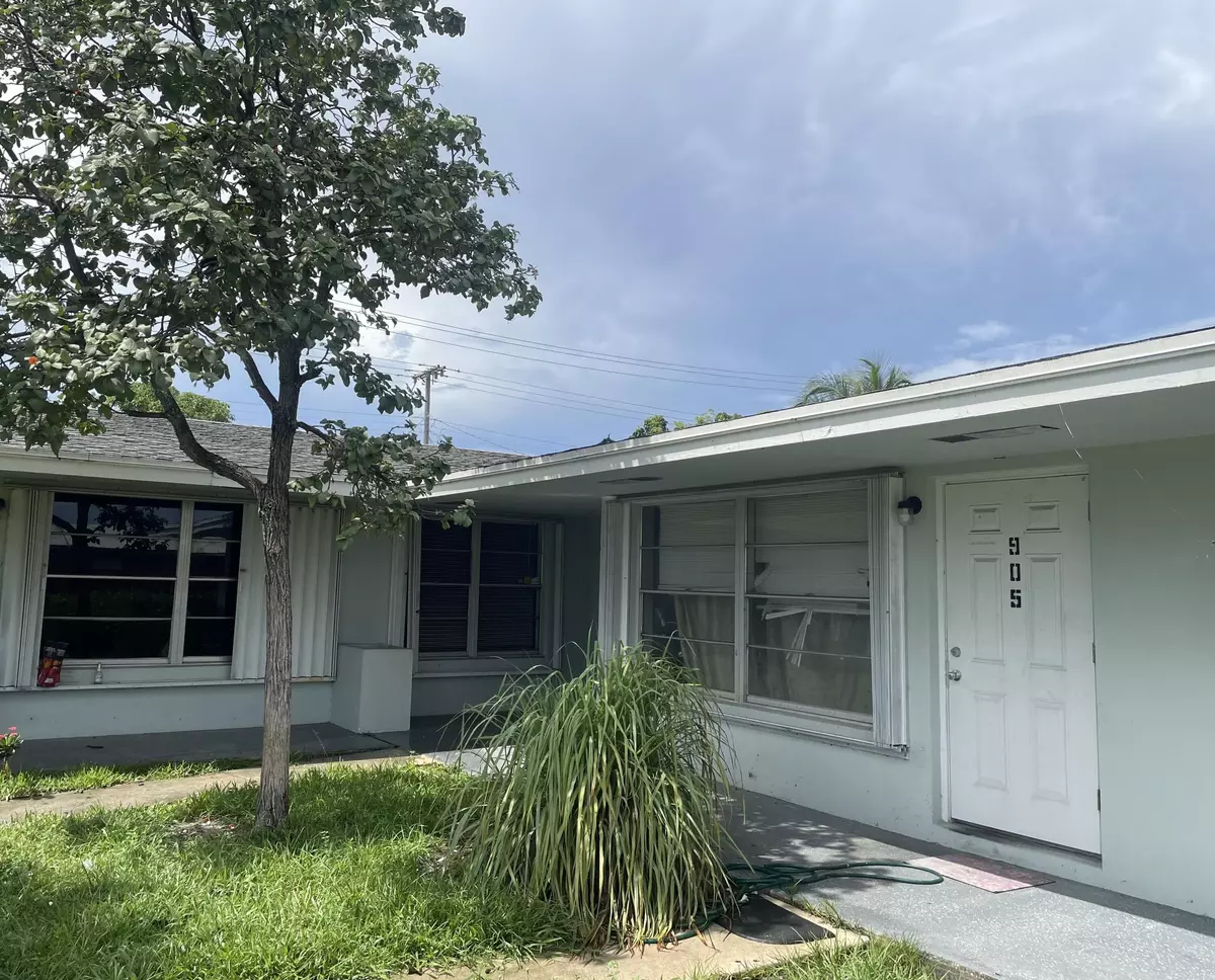 Lake Worth, FL 33460,907 S G ST 907