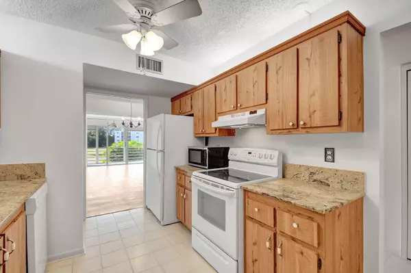 Lake Worth, FL 33467,3425 Via Poinciana WAY 204