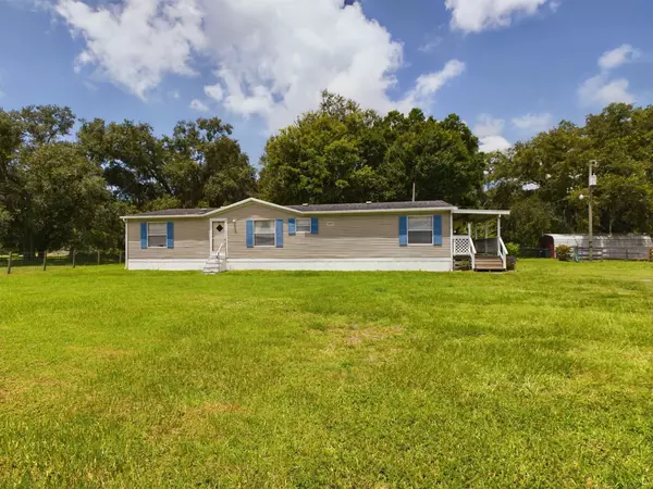 Okeechobee, FL 34972,945 Ellerbee RD