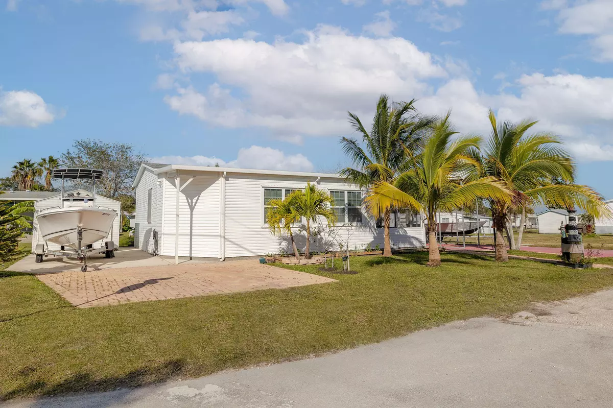 Sebastian, FL 32958,7370 129th ST