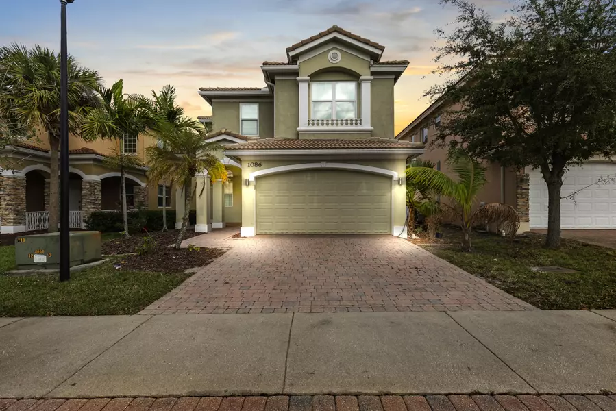 1086 NW Leonardo CIR, Port Saint Lucie, FL 34986